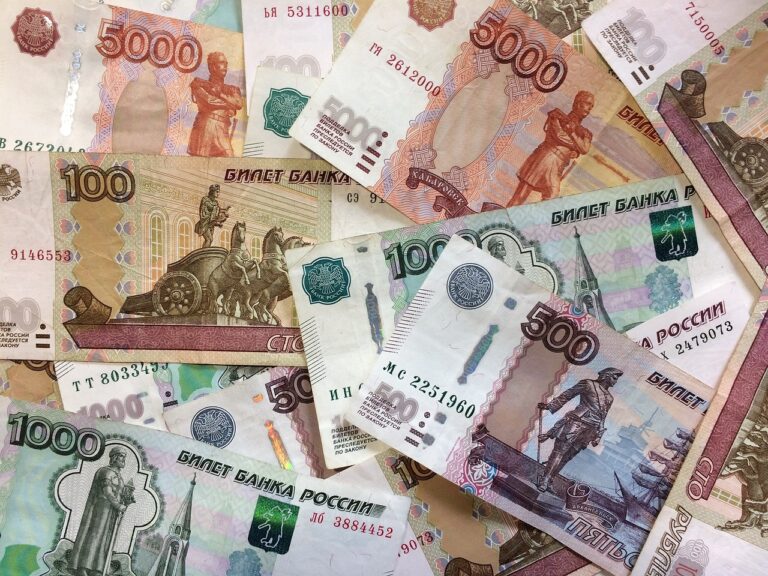Russia’s growing use of cryptocurrency in international trade may be helping stabilise the ruble by reducing reliance on the US dollar and other fiat currencies.