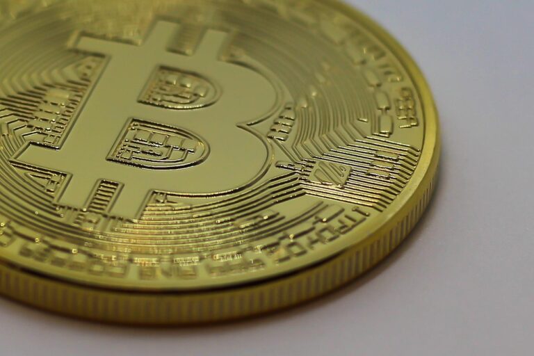 CryptoQuant data shows Bitcoin's bull market is still in a neutral phase, with indicators suggesting further upside potential.