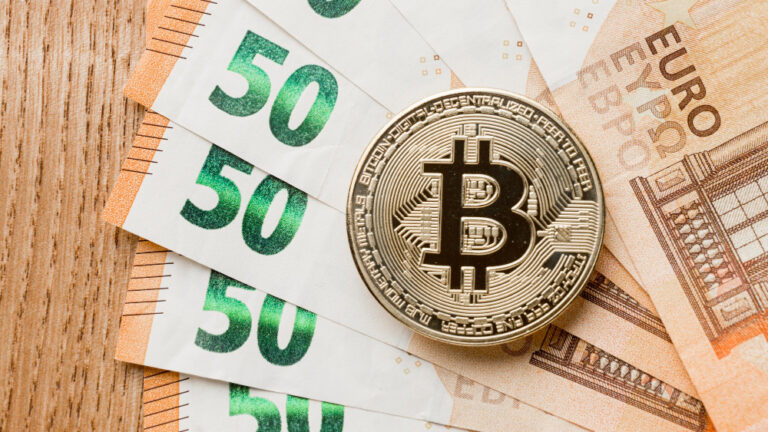 Historical patterns and growing institutional interest suggest Bitcoin could attract renewed buying pressure as 2026 progresses, setting the stage for potential year-end gains.